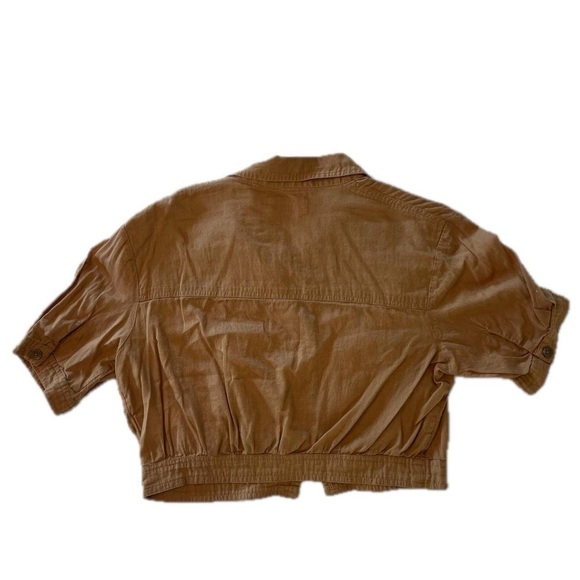 Urban Outfitters shortsleeve button-up cropped blouse - Picture 2 of 3